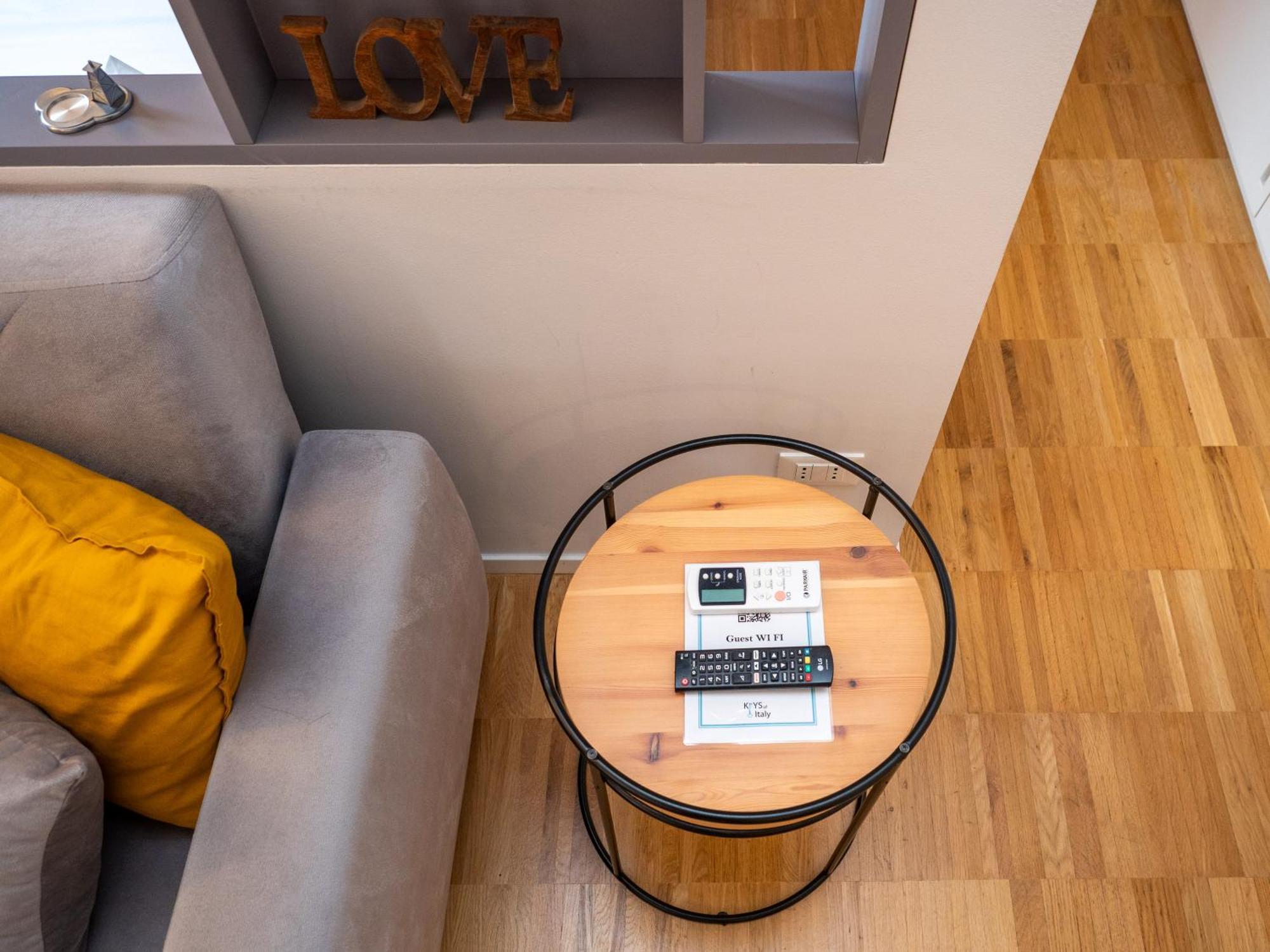 Keys Of Italy - Melloni 4 / Mustard Revolution Apartment Milan Luaran gambar